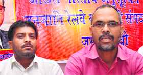 Tarsem Khullar (right), president, All-India SC/ST Railways Employees Association, addresses mediapersons in Jammu on Wednesday.