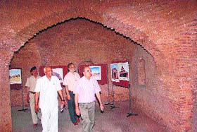 Shiv Raman Gaur (extreme right), Additional Principal Secretary to Haryana CM and Director General, Information, Public Relations and Cultural Affairs Department, Haryana, visits the Archaeological Survey of Indias museum in Kurukshetra