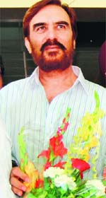 Pakistans civil rights activist Ansar Burney (in pic), who arrived in Amritsar on Thursday, said a mercy petition for Sarabjit would be filed once Pakistani virologist Dr Khalil Chisti arrived in Pakistan