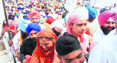Devotees throng Takht Sri Damdama Sahib on the occasion of Baisakhi. 