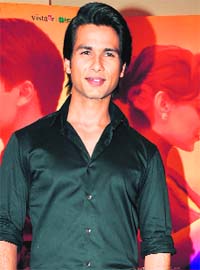Role reversal: Shahid Kapoor