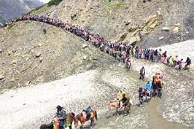 Pilgrims on way to the Amarnath shrine near Sangam
