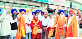 A group of Sikh pilgrims leaves for historic gurdwaras in Bangladesh from Amritsar on Sunday