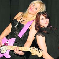 Mother daughter duo: Courtney Love with Bean