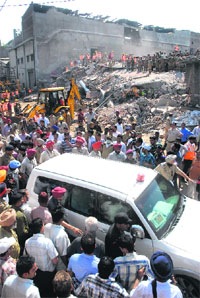 The rescue operation, which was in full swing, halted for a few minutes on the arrival of Chief Minister Parkash Singh Badal at the factory collapse site in Jalandhar on Tuesday