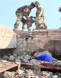 Army jawans during the rescue operation in Jalandhar. 