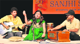 Rinku Kalia performs during Sanjhi Shaam at the Tagore Theatre in Chandigarh on Wednesday.