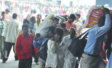 With most of them taking a vow never to come back to Jalandhar again, migrant labourers leave for their hometowns.