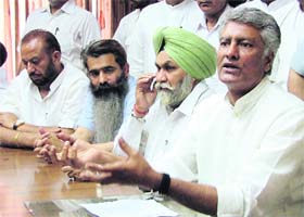 Sunil Jakhar, CLP leader, addresses a Press meet In Ludhiana on Sunday