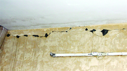 Walls and roofs of houses in Dilbagh Nagar Extension Colony have developed cracks due to vibrations caused by a hammer unit in the area in Jalandhar