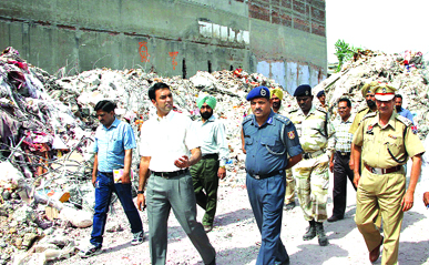 Deputy Commissioner Priyank Bharti with Commandant of 7th Battalion of the NDRF RK Verma after the rescue work was declared closed on Tuesday morning.