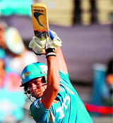 Manish Pandey and Robin Uthappa resurrected the Pune Warriors innings after two wickets fell with just one run on the board.