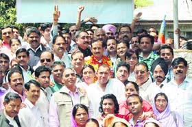 State president of the BJP Satpal Satti gets a warm welcome at Dharamsala on Wednesday
