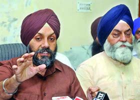President of the Delhi SAD (Badal) Manjit Singh GK (left) and general secretary Kuldeep Singh Bhogal at a conference in New Delhi on Saturday