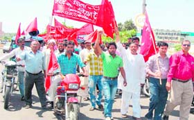 Members of the Centre for Indian Trade Union hold a march to the District Magistrate office, Roshanabad, on the occasion of Labour Day in Haridwar on Tuesday