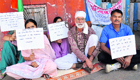 Vinod Sawhney, president, Jammu Ex-Sleuths Association, on a fast-unto-death in Jammu on Tuesday.