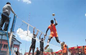 Players in action during the 15th All-India Dr Yashwant Singh Parmar Memorial Volleyball Championship at the ice-skating rink in Shimla on Wednesday
