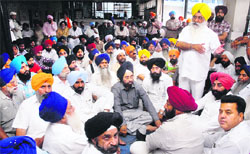 SAD observer for MC polls Sewa Singh Sekhwan addresses a meeting of Akali workers at Gurdwara Singh Sabha in Model Town, Jalandhar, on Wednesday. 