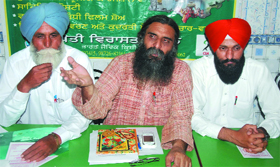 Executive director of the Kheti Virasat Mission Umendra Dutt speaks to the media on Sunday. The KVM is holding a three-day environmental fest from May 11-13.