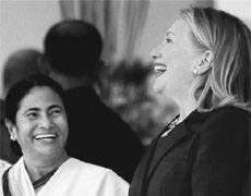 West Bengal CM Mamata Banerjee and US Secretary of State Hillary Clinton in Kolkata on Monday. 