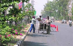 MC employees clear roads ahead of BJP national president Nitin Gadkari visit to Baddowal 