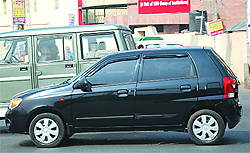 Traffic cops have been instructed to give warning to the owners of vehicles with tinted glasses