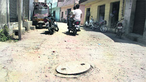 An unmetelled road at Prithvi Nagar in Ward 7 in Jalandhar. 