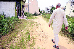 Residents of Sangam Vihar in Ward Number 9 await laying of roads in Jalandhar