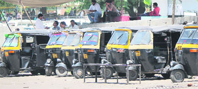 In the absence of e-meters, most auto-rickshaw drivers charge at will from passengers in Jammu. 