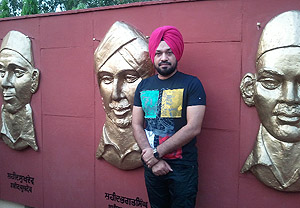 Punjabi film star and comedian Gurpreet Ghuggi during his visit to the National Martyrs Memorial at Hussainiwala in Ferozepur district. 