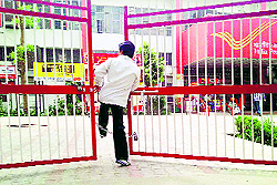 The gate of the Head Post Office has been closed to prevent parking of vehicles