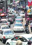 A traffic jam during the IPL match in Dharamsala on Saturday. Photo: Kamaljeet