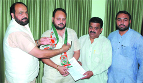 Former Congress MLA Harminder Singh Jassi with Iqbal Singh Dhillon, Ashok Kumar and Rupinder Bindra in Bathinda on Tuesday.