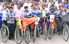 The delegation of cyclists in Kurukshetra. 
