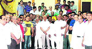 Former Congress MLA Raj Kumar Gupta along with his supporters during a meeting of dissatisfied Congress men in Jalandhar on Sunday