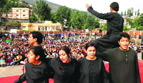 A scene from Balwant Thakurs play Pravaaz, staged in a remote area of Jammu.