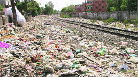 Garbage dumped on the railway tracks at Ward No. 46 in Ludhiana. 