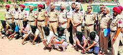Eight members of a gang in the police custody