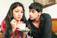 A still from Saubhagyavati Bhava 
