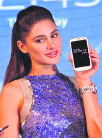 Bollywood actress Nargis Fakhri at the much-awaited India launch of Samsungs Galaxy S3 smartphone in New Delhi on Thursday