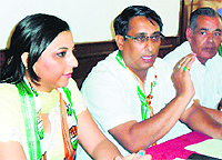 Congress candidate from Ward 35 Bhupinder Singh Bittu addresses a press conference in Amritsar on Friday