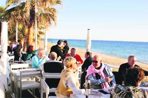 Vale Do Lobos principal attraction lies in the access to two stunning 18-hole golf courses, contrasting in character, the Royal and the Ocean