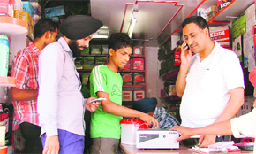 With mercury rising, customers make a beeline for buying invertors.