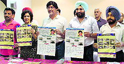 Harish Rai Dhanda, former Chief Parliamentary Secretary, releases his manifesto in Ludhiana on Tuesday