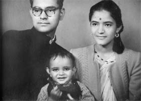 Joshi as a kid with his parents, Hari Ballabh Joshi and Hansa
