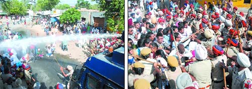 Police resorted to lathi-charge and using water canons to disperse the members of Sarv Siksha Abhiyan-RAMSA CSS (Central Sponsored Scheme) Teacher Union Punjab near Kotha Guru village in Bathinda on Friday. The teachers were planning to move towards the residence of Punjab Education Minister Sikandar Singh Maluka to launch a protest. The protesters had come from various districts of Punjab