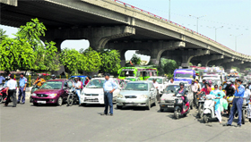 Commuters had to face considerable inconvenience due to a rally of the Pradesh Youth Congress in Jammu on Saturday.
