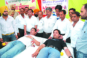 A blood donation camp was organised by the NGO Sahara Welfare Society at the Shaheed Bhagat Singh Chowk in Bathinda on Monday.