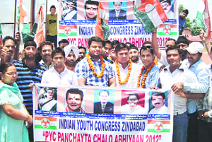 Members of the Pradesh Youth Congress during the launch of Panchayat Chalo Abhiyan at RS Pura in Jammu on Tuesday.