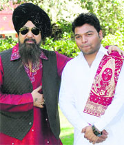 Lakhbir Lakha(L) with Kanhaiya Mittal